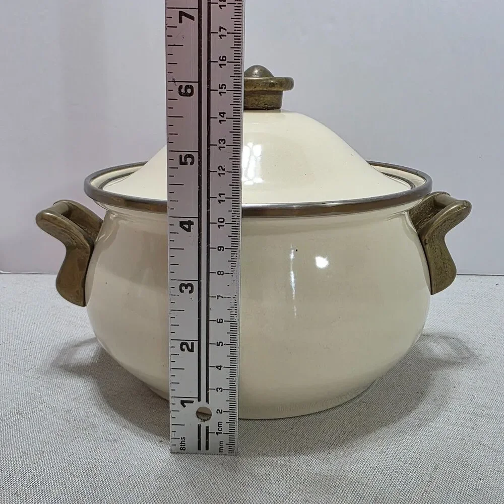 Vintage 1983 La Cuisine Gailstyn-Sutton Cream Enamel Pot Dutch Oven Brass Lid